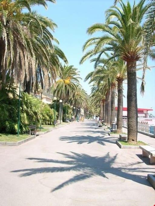 Casa Con Giardino: Варацце Екстер'єр фото