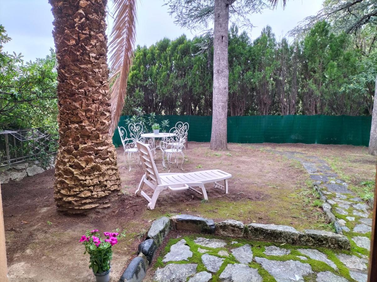 Casa Con Giardino: Варацце Екстер'єр фото